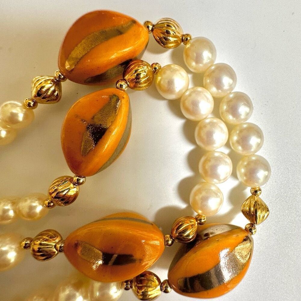 Faux pearl gold tone accent bead necklace - Picture 6 of 7